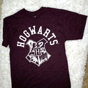 Harry Potter Hogwarts Tee shirt. Size small